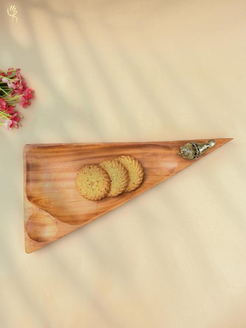 Wooden Tray With Dhokra w...